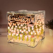 Lámpara Cubo de Tulipanes